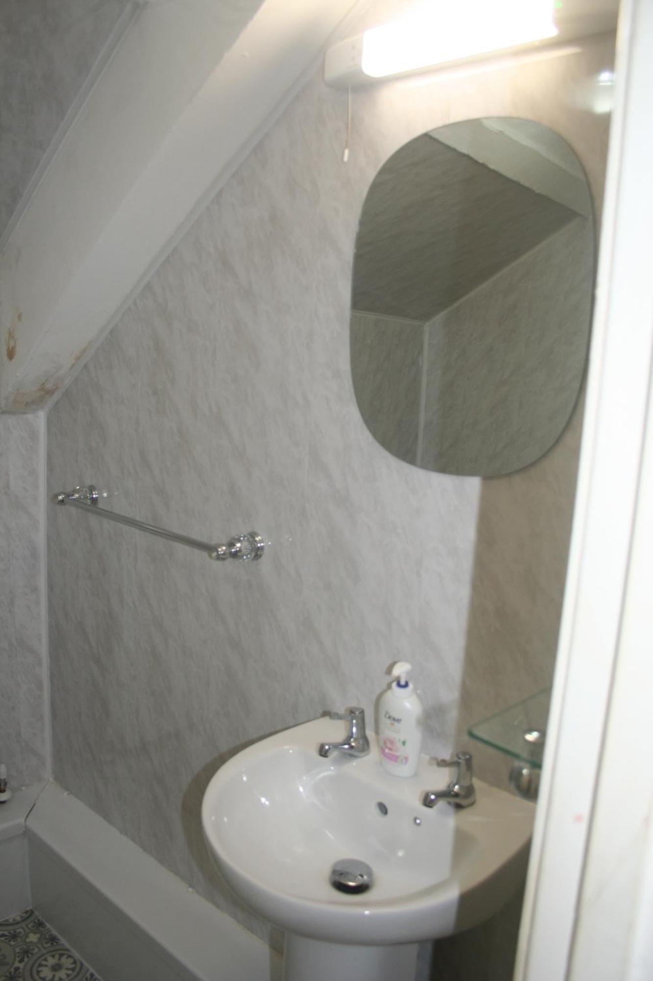 Coynant Farm Guesthouse - Farm Park Stay سوانسي الغرفة الصورة