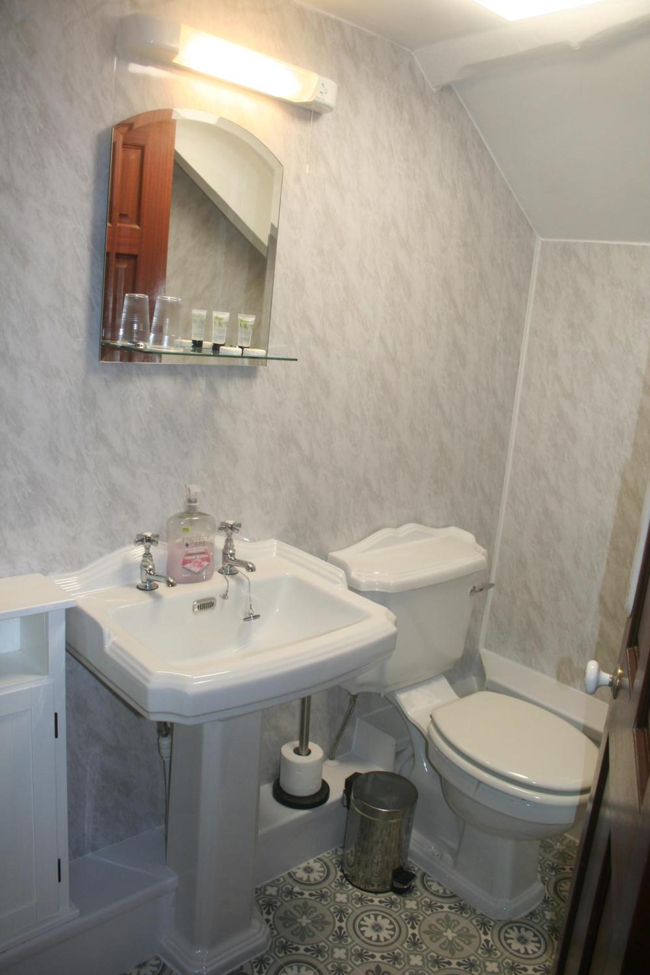 Coynant Farm Guesthouse - Farm Park Stay سوانسي الغرفة الصورة