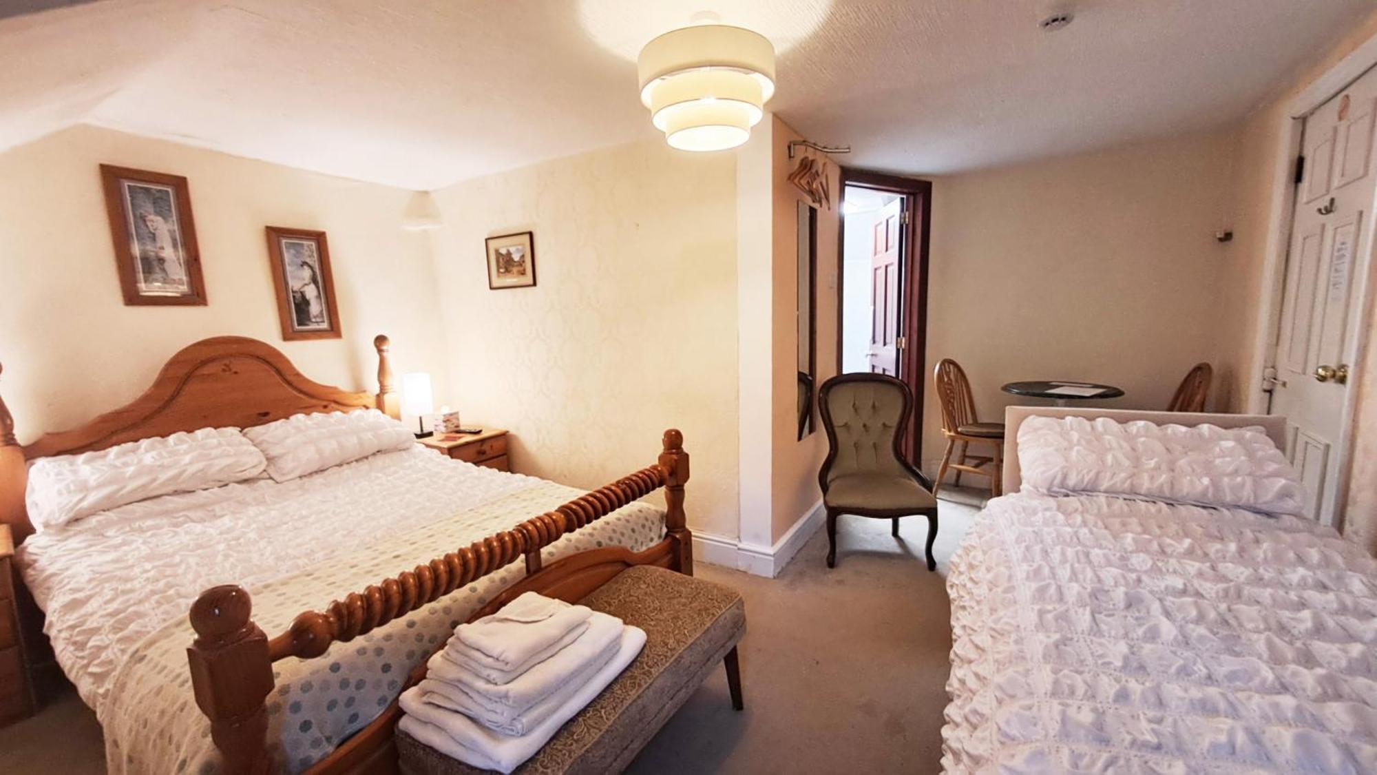 Coynant Farm Guesthouse - Farm Park Stay سوانسي المظهر الخارجي الصورة